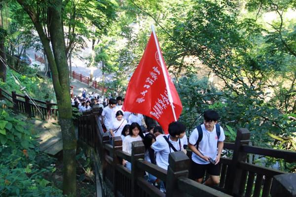 王治郅:离婚又再婚,愧对去世10年的母亲